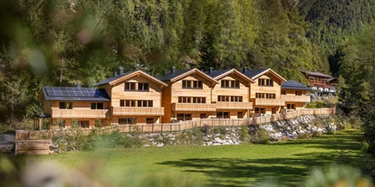 Hüttendorf - Pfunds - Außenansicht Sommer - Chalets Stuibenfall