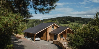 Hüttendorf - Parkplatz direkt an der Hütte - Edersee Chalet