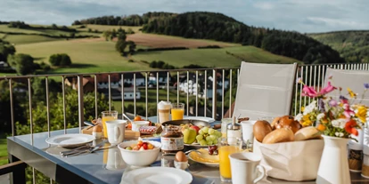 Hüttendorf - Parkplatz direkt an der Hütte - Edersee Chalet