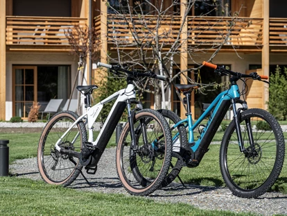 Hüttendorf - Hot Tub: beim Chalet - E-Bikes erhälst du direkt bei uns vor Ort! - Kessler‘s Mountain Lodge