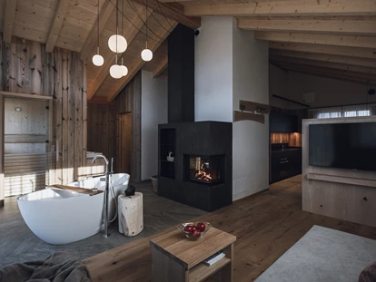 Hüttendorf - Hot Tub: beim Chalet - Romantik Chalet - Kessler‘s Mountain Lodge