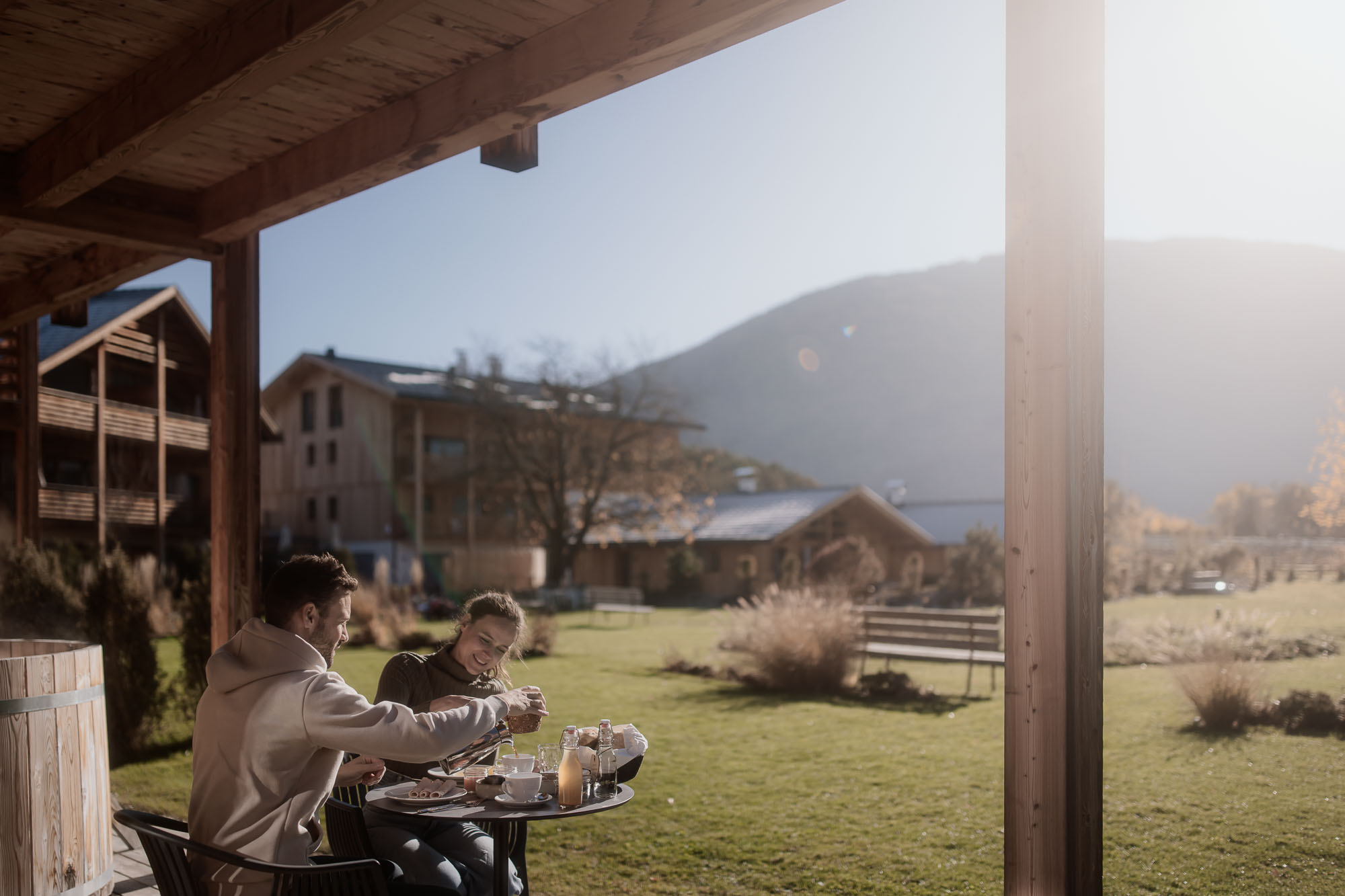 Chalet: Frühstück auf der Sonnenterrasse - Kessler‘s Mountain Lodge