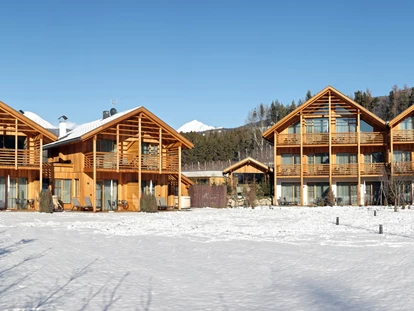 Hüttendorf - Hot Tub: beim Chalet - Winterzauber in Kessler's Mountain Lodge - Kessler‘s Mountain Lodge