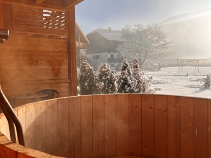 Hüttendorf - Hot Tub: beim Chalet - Entspannung im eigenen Hot-Tub - Kessler‘s Mountain Lodge
