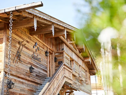 Hüttendorf - Schröcken - Außenansicht Chalet im Sommer - Chalet F