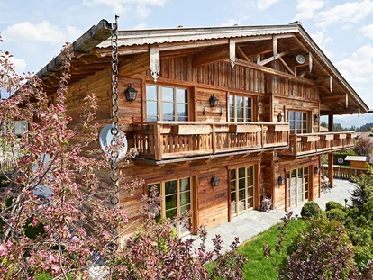 Hüttendorf - Schröcken - Außenansicht Chalet im Sommer - Chalet F