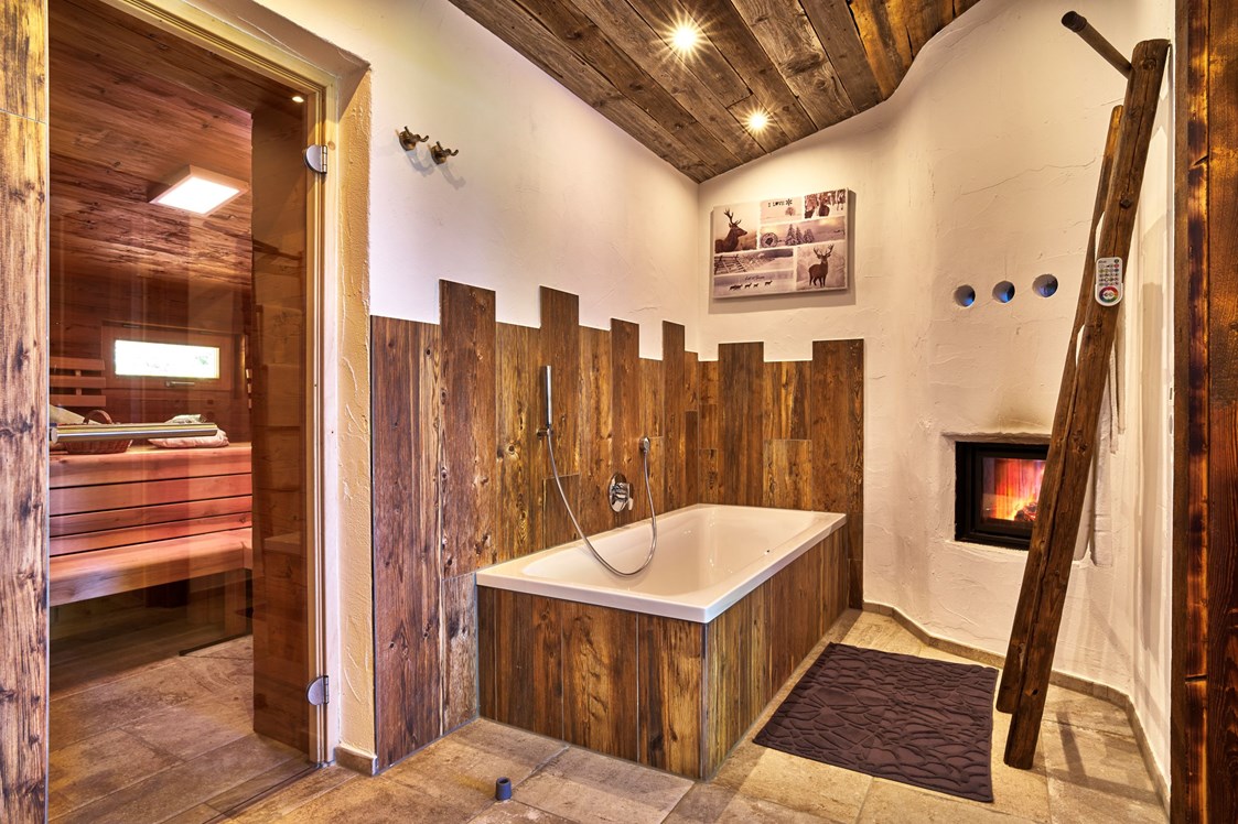 Chalet: Badezimmer mit angrenzender Sauna Chalet GLÜCKlich - Traumhütten für Zwoa