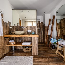 Chalet: Badezimmer Chalet WUNDERschön - Traumhütten für Zwoa