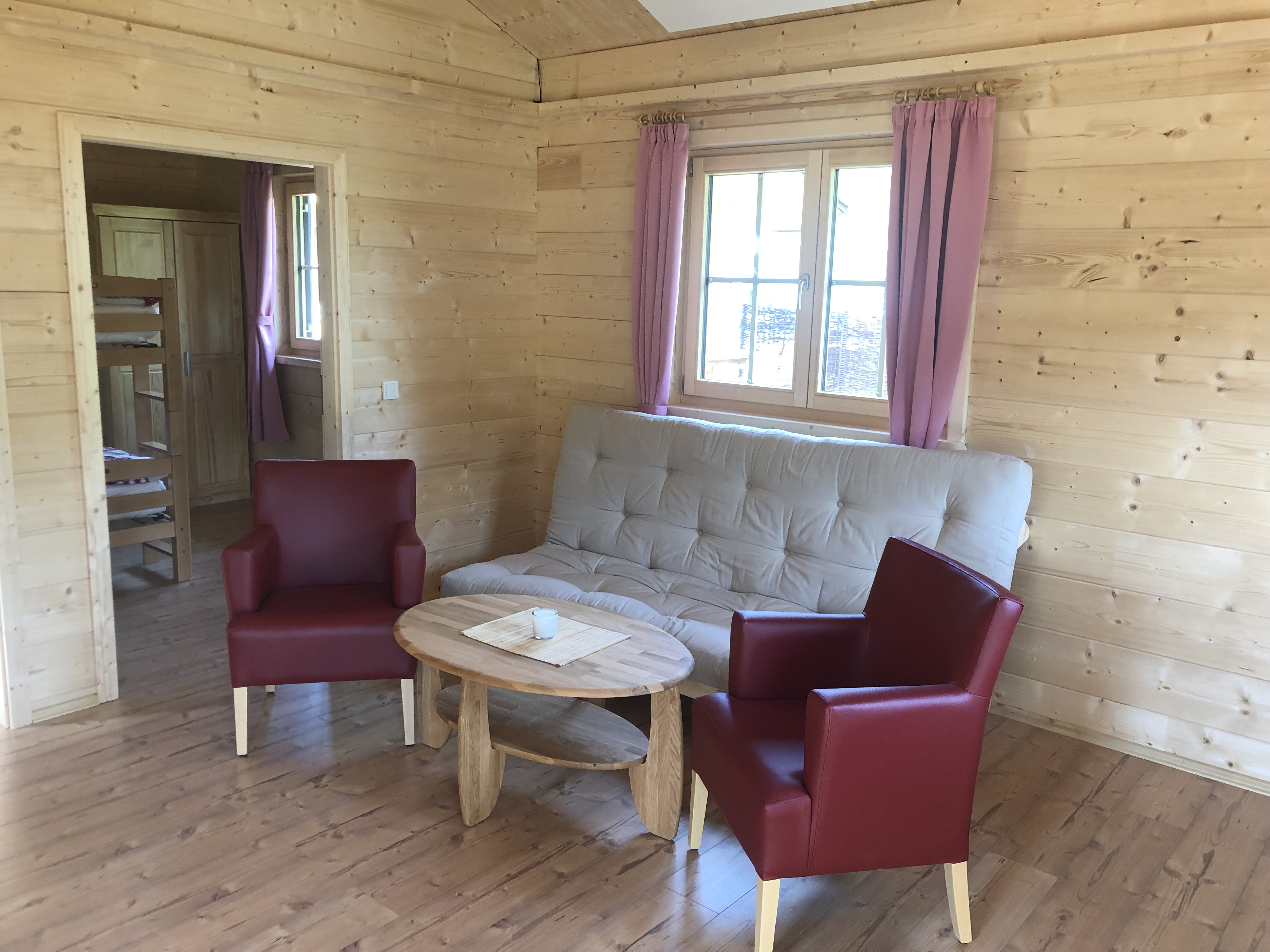 Chalet: Carolinger Hüttendorf Weyer