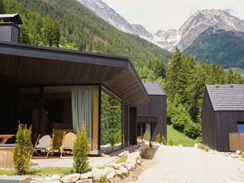 Amus Chalets Dolomites Hütten im Detail Lanschaftschalet