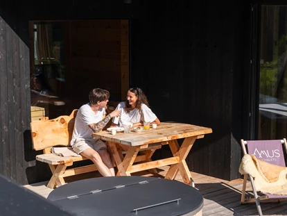Hüttendorf - Hot Tub: beim Chalet - Private Sonnenterrasse - Amus Chalets Dolomites
