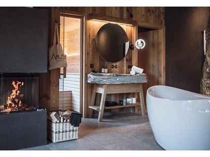 Hüttendorf - Hot Tub: beim Chalet - Landschafts-Chalet - Amus Chalets Dolomites