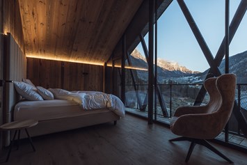 Chalet: Schlafzimmer mit Panoramablick  - Amus Chalets Dolomites