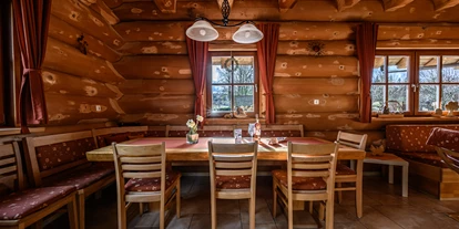 Hüttendorf - Parkplatz direkt an der Hütte - Chalet Abendrot Essecke - Heumanns Blockhäuser am Wald