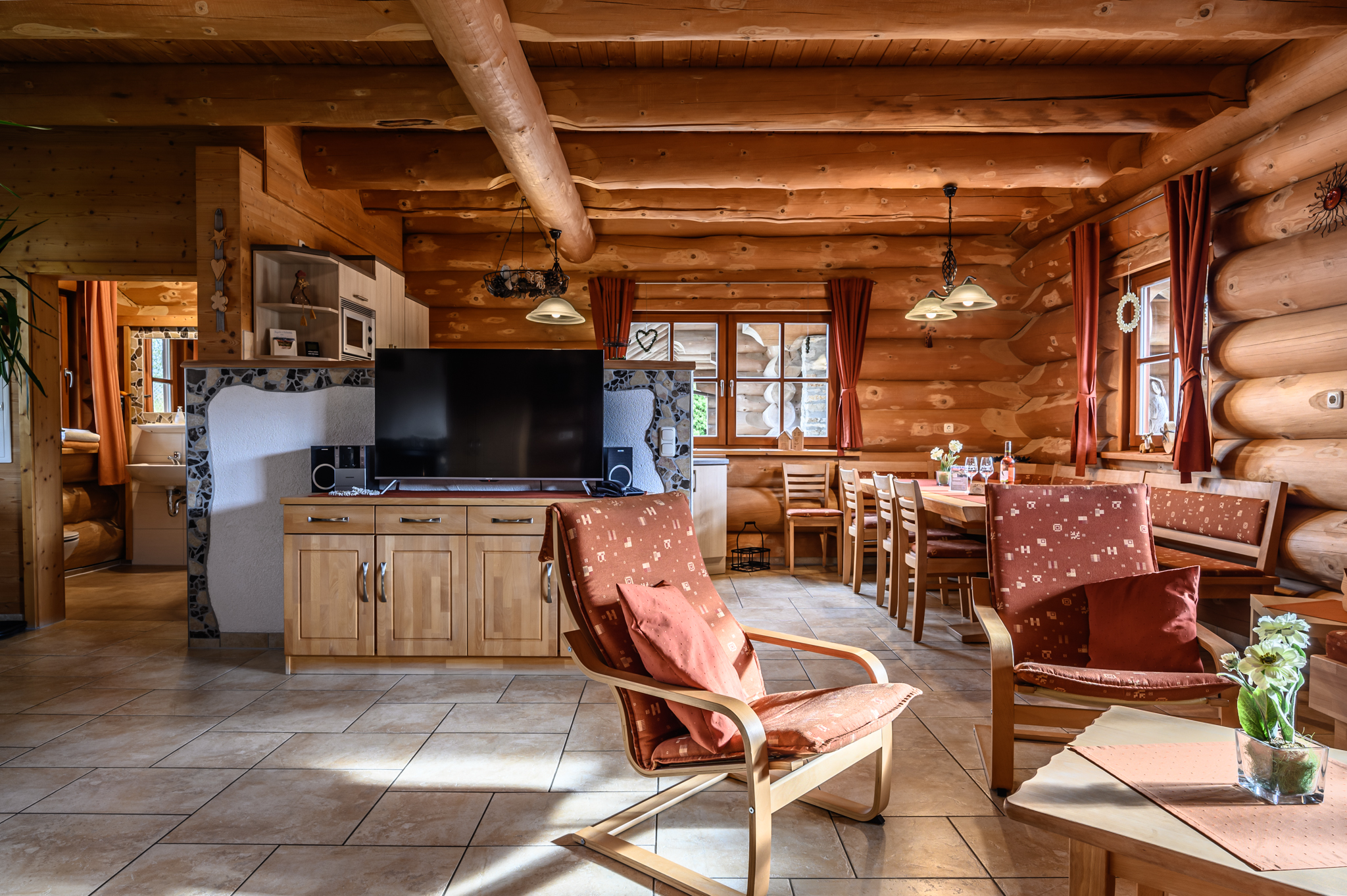 Chalet: Chalet Abendrot Wohnraum - Heumanns Blockhäuser am Wald - Innen