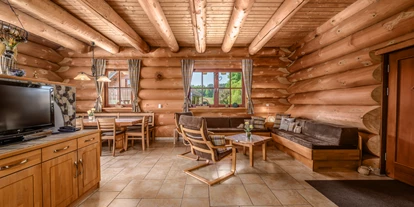 Hüttendorf - Parkplatz direkt an der Hütte - Heumanns Blockhäuser am Wald