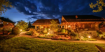 Hüttendorf - Parkplatz direkt an der Hütte - Heumanns Blockhäuser am Wald
