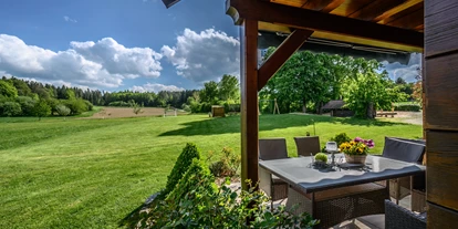 Hüttendorf - Parkplatz direkt an der Hütte - Heumanns Blockhäuser am Wald