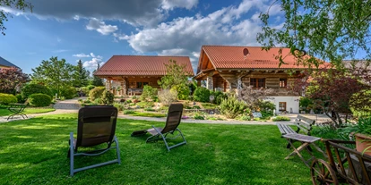 Hüttendorf - Parkplatz direkt an der Hütte - Heumanns Blockhäuser am Wald