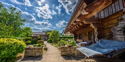 Hüttendorf - Parkplatz direkt an der Hütte - Heumanns Blockhäuser am Wald