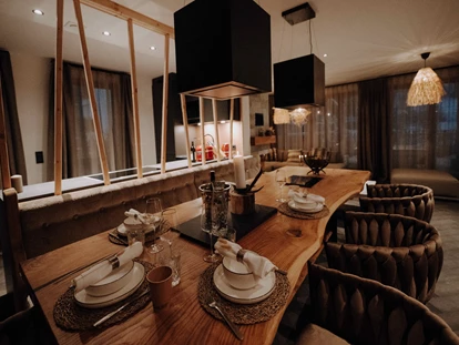 Hüttendorf - PLZ 5672 (Österreich) - Esstisch - Bergchalets Gut Wenghof