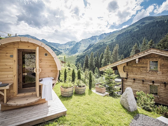 Chalet: Fasssauna im Garten - Montana Hochfügen