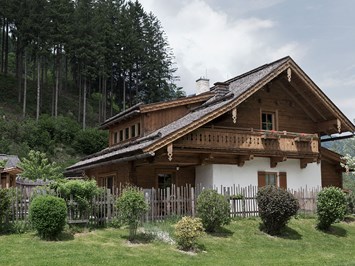 Feriendorf Holzleb'n Hütten im Detail Chalet Jaga-Hütte