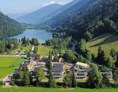 Chalet: Übersicht Park mit Afritzersee - DualResorts Afritz am See