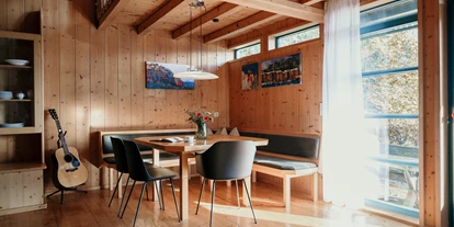 Hüttendorf - Parkplatz direkt an der Hütte - Bregenzerwald Ferienhaus