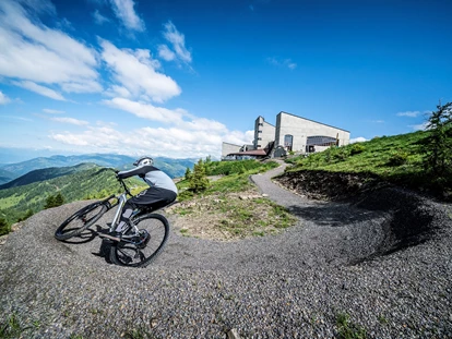 Hüttendorf - Chaletgröße: 8 - 10 Personen - Biken auf dem längsten Flow Country Trail Europas - Trattlers Hof-Chalets