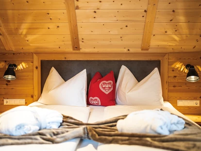 Hüttendorf - Chaletgröße: 8 - 10 Personen - Schlafzimmer - Trattlers Hof-Chalets