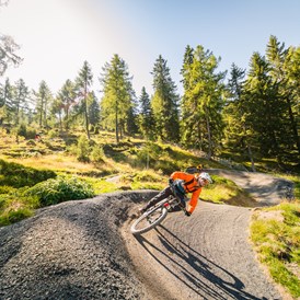 Chalet: Biken auf dem längsten Flow Country Trail Europas - Trattlers Hof-Chalets
