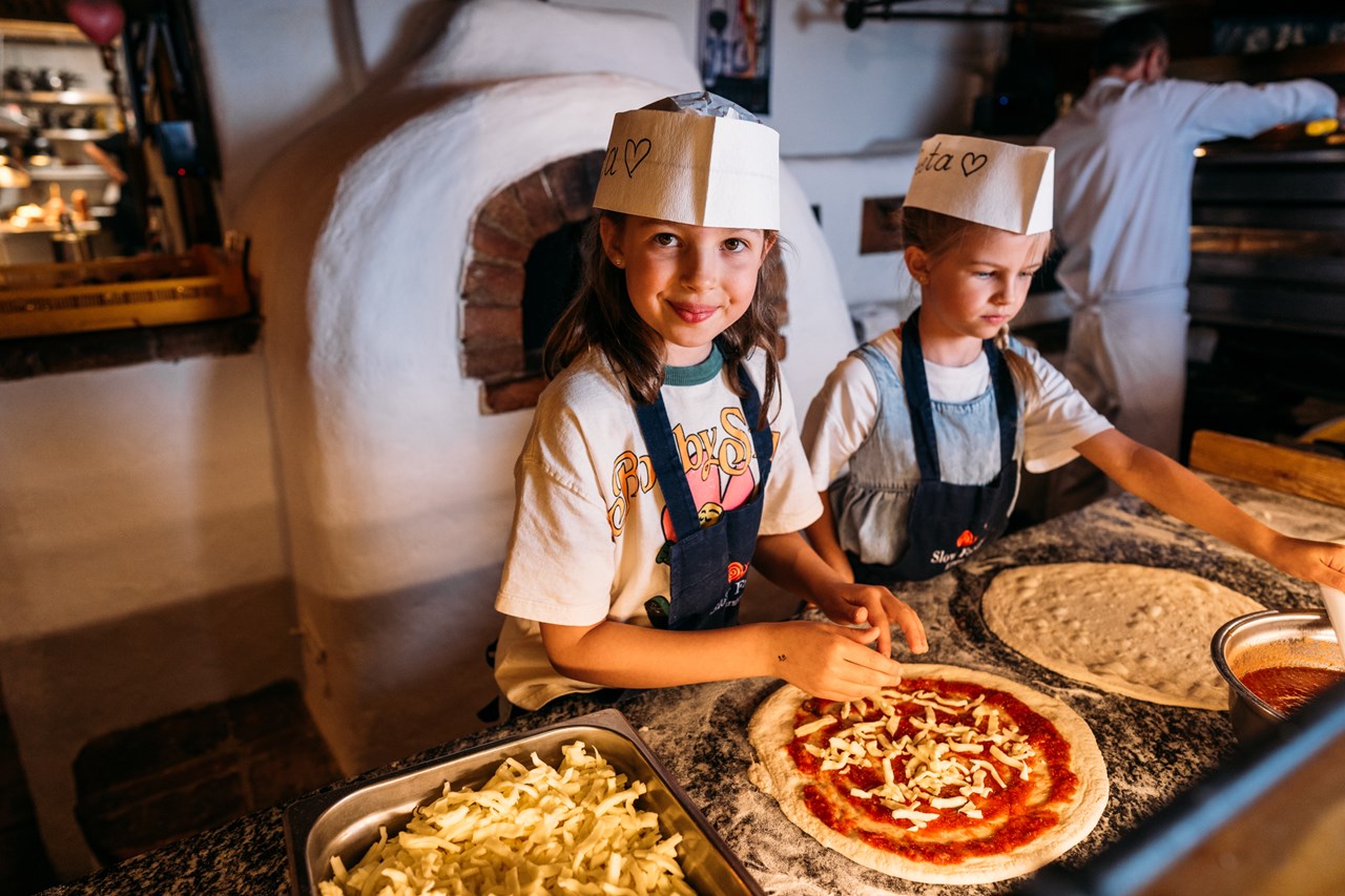 Trattlers Hof-Chalets Ausflugsziele Pizzabackkurs in Trattlers Einkehr