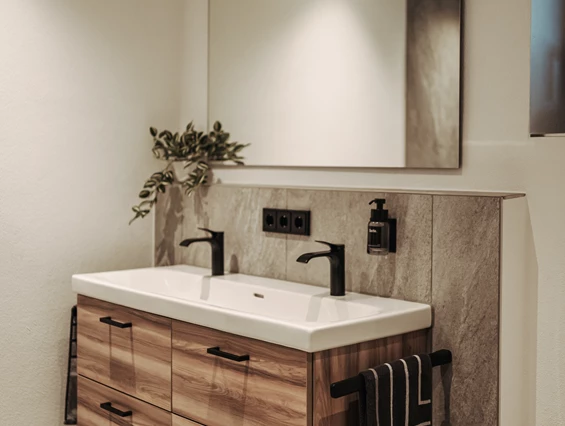 Chalet: großes Badezimmer im UG - Woid_Liebe&Glück Chalets Bodenmais