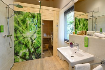 Chalet: Badezimmer BaumChalet Wipfelglück mit Sauna - BaumChalets im Alpenpark Neuss