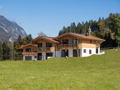 Hüttendorf - Fügenberg - Aussenansicht - Chalet´s und Hotel Mariasteinerhof - Weitblickchalets