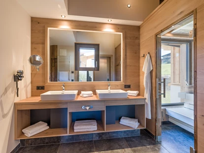 Hüttendorf - Fügenberg - Hauptbadezimmer - Chalet´s und Hotel Mariasteinerhof - Weitblickchalets