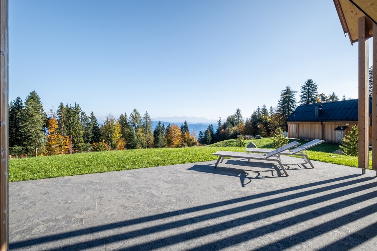 Chalets Sissi Hütten im Detail Sonnenterrasse