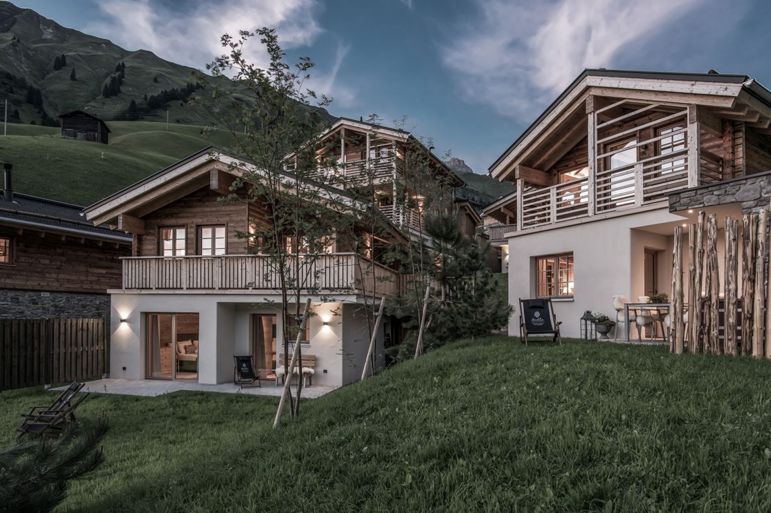 Chalet: Alle Chalets sind eigenständige Häuser zur Alleinbenützung - Aadla Walser-Chalets am Arlberg