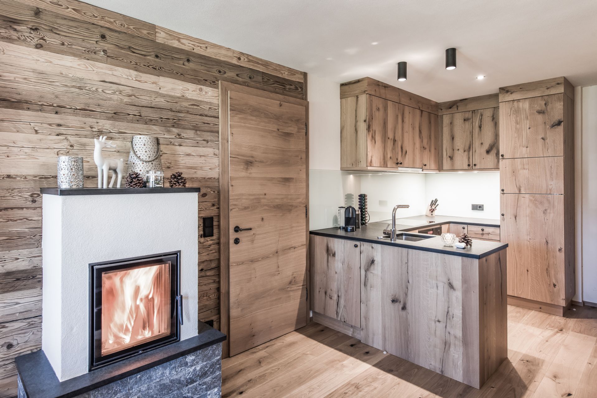 Chalet: Hochwertige Tischlermöbel - Bregenzerwälder Handwerkskunst - Aadla Walser-Chalets am Arlberg - Innen