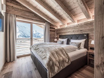 Hüttendorf - Schröcken - Aufwachen mit Bergblick - Aadla Walser-Chalets am Arlberg