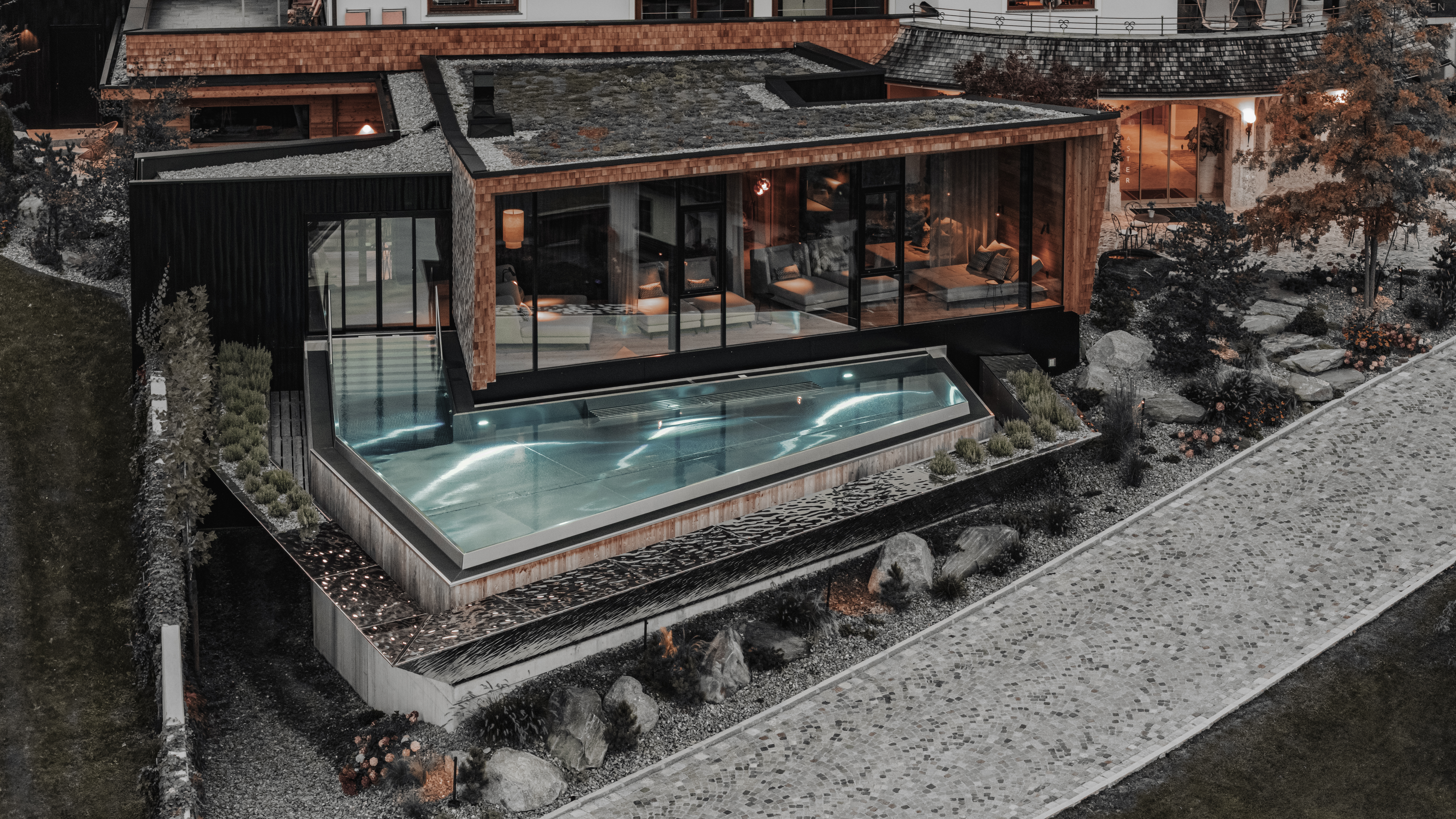 Hüttendorf - Frühstück: Frühstückservice - Infinity Pool - ASTER Chalets | Tirol