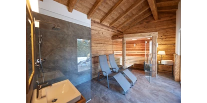 Hüttendorf - Weng (Goldegg) - Sauna mit Jacuzzi im Außenbereich  - Almidylle