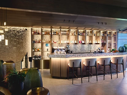Hüttendorf - Hot Tub: beim Chalet - Lounge-Bar - AMONTI Chalets *****