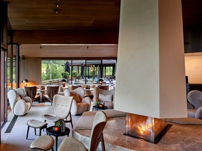 Hüttendorf - Hot Tub: beim Chalet - Lounge-Bar - AMONTI Chalets *****