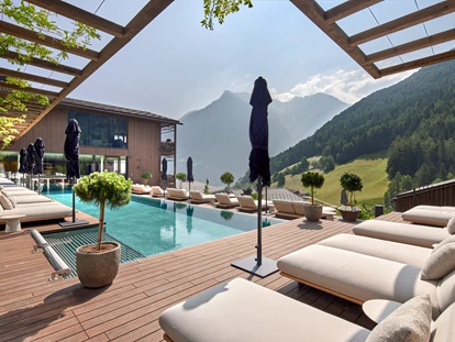 Hüttendorf - Hot Tub: beim Chalet - Outdoor Pool - AMONTI Chalets *****