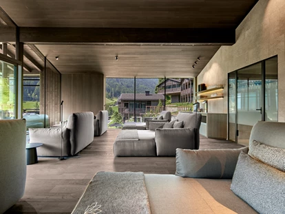 Hüttendorf - Hot Tub: beim Chalet - AMONTI Chalets *****
