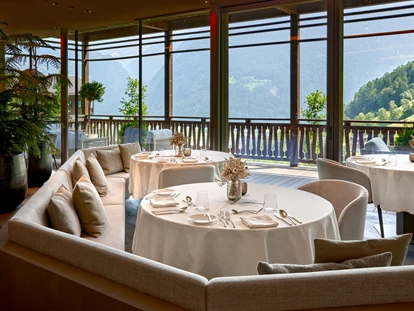 Hüttendorf - Hot Tub: beim Chalet - JOHANNS - Fine Dining - AMONTI Chalets *****