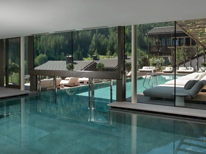 Hüttendorf - Hot Tub: beim Chalet - Indoor Pool - AMONTI Chalets *****