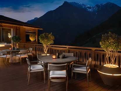Hüttendorf - Hot Tub: beim Chalet - AMONTI Chalets *****